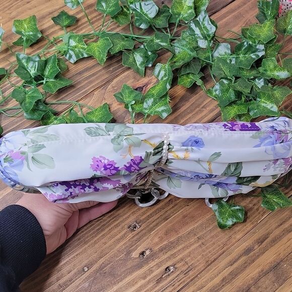 Vintage. Unknown Brand. Floral Handbag. EUC - Picture 8 of 8